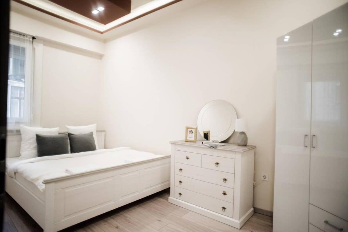 New Luxury Apartment In The Center With A/C Budapest Exterior photo