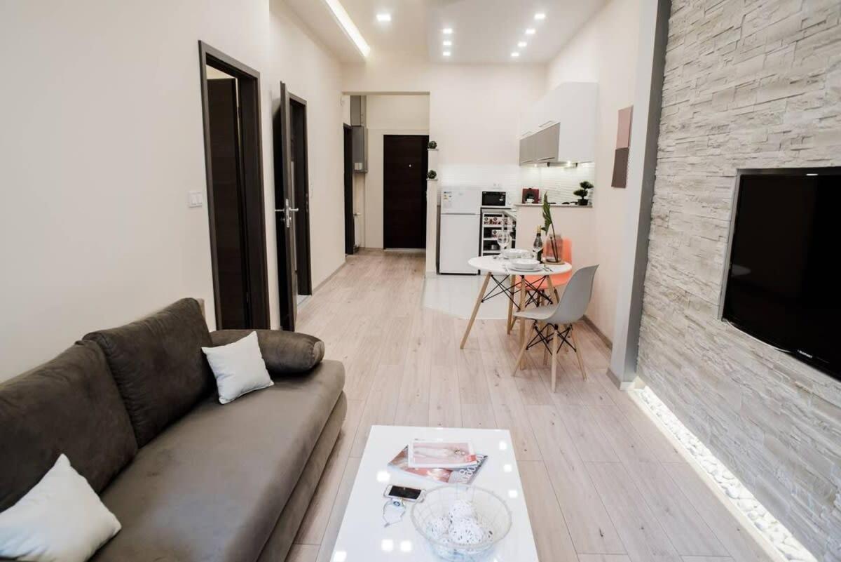 New Luxury Apartment In The Center With A/C Budapest Exterior photo