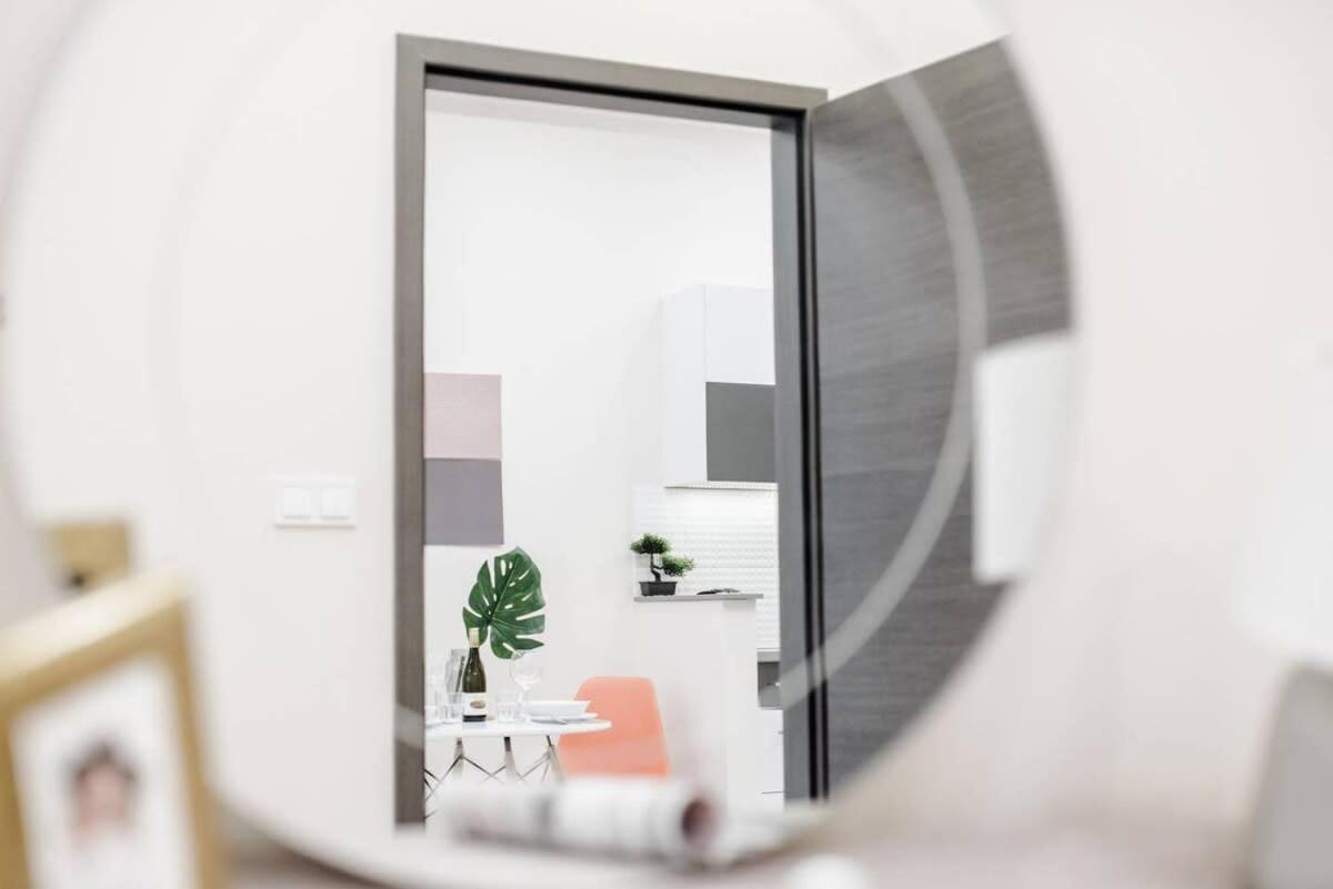 New Luxury Apartment In The Center With A/C Budapest Exterior photo