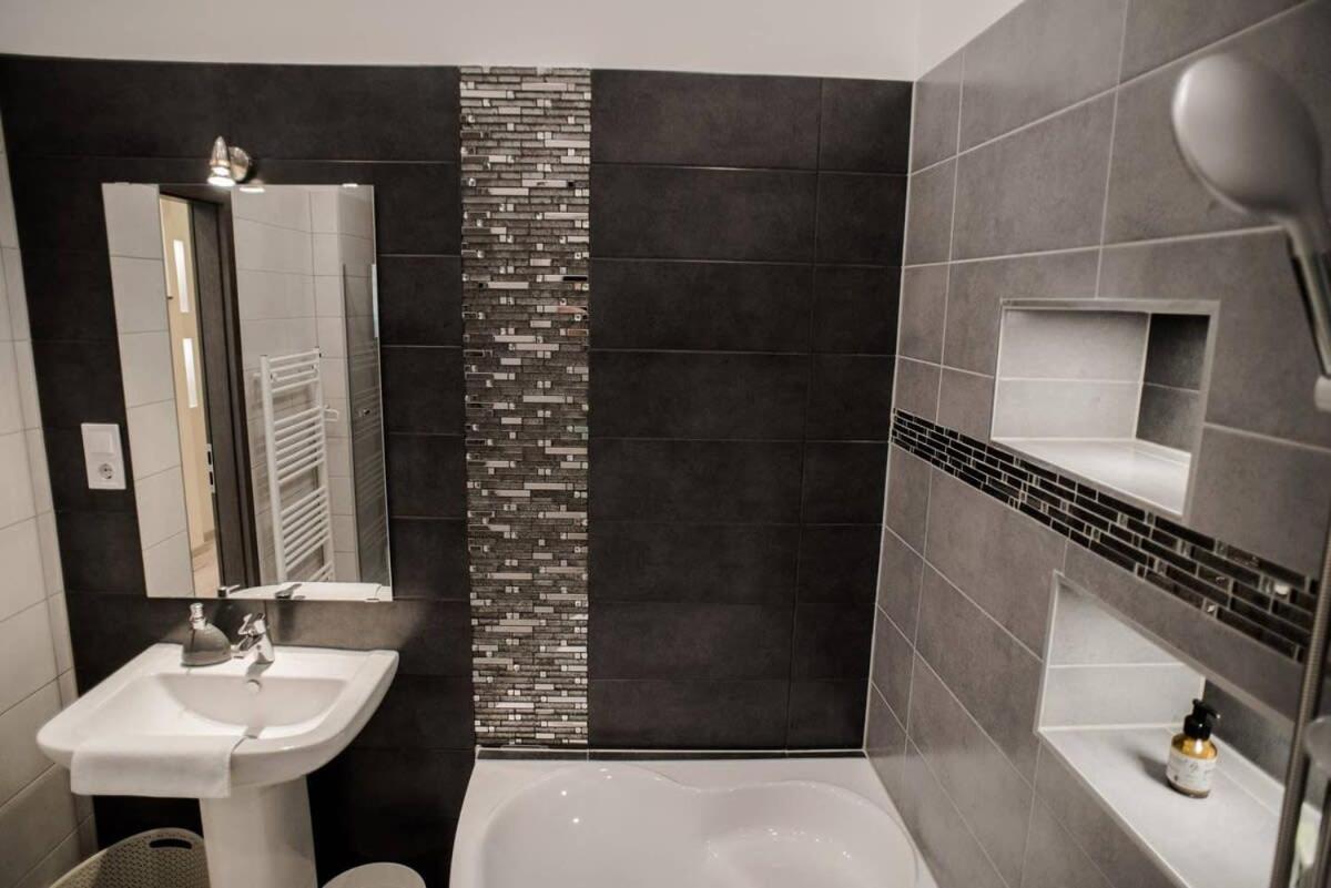 New Luxury Apartment In The Center With A/C Budapest Exterior photo